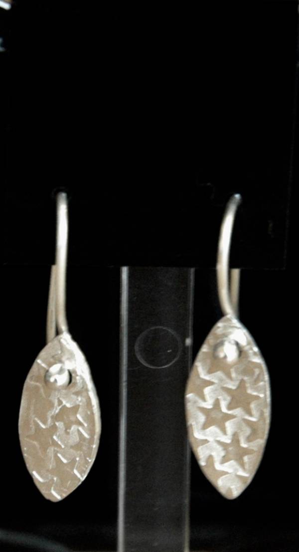 - a by Hart-Star Unlimited Jewellery, measuring 2 x 1 cm (H x W) £48